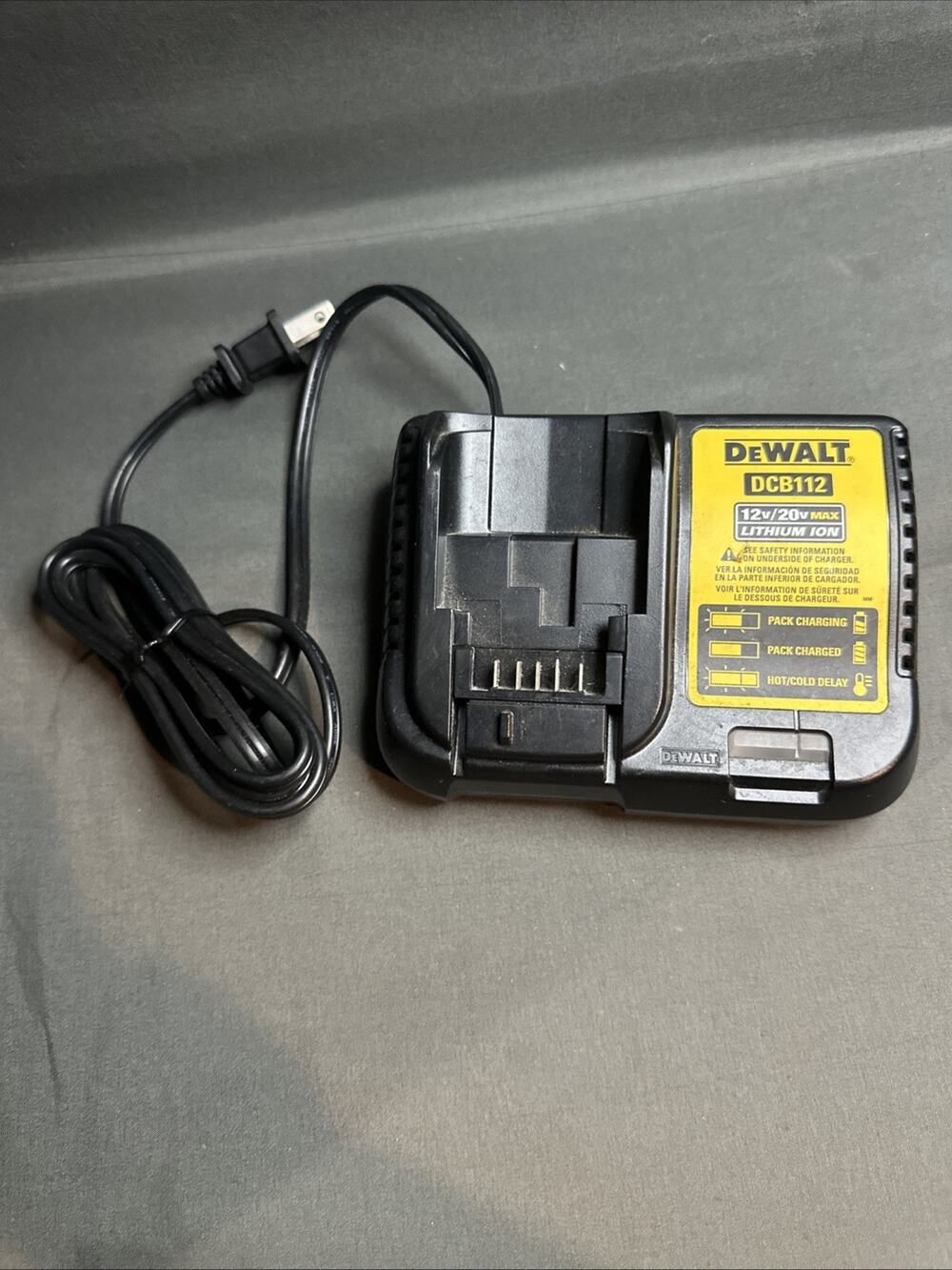 DEWALT DCB112 Works great
